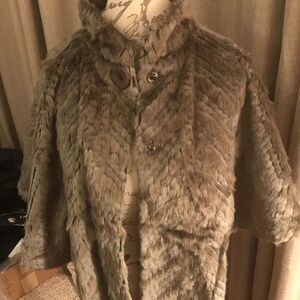 Cute
faux fur cape